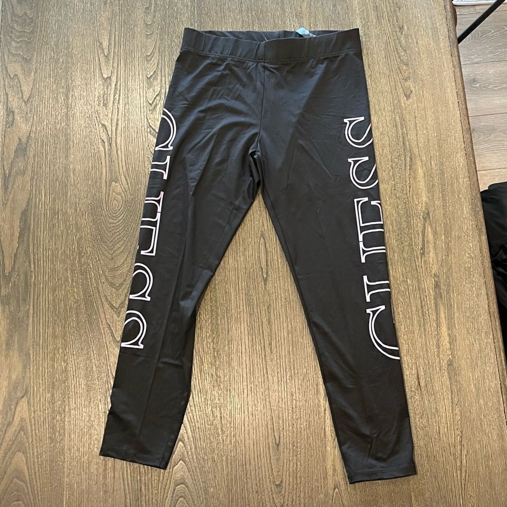 NWOT Guess Black Cropped Capri Leggings Logo Print Size L